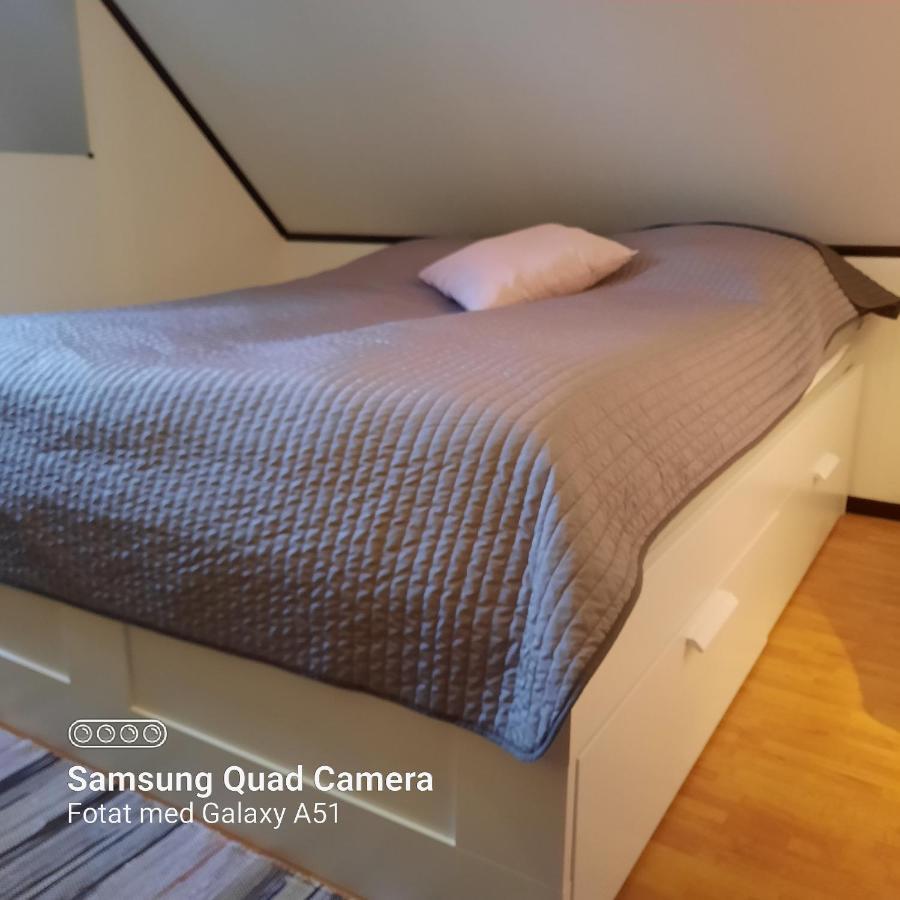Naturnaera Dubbelrum B&B I Uppsala Ramstalund Bagian luar foto