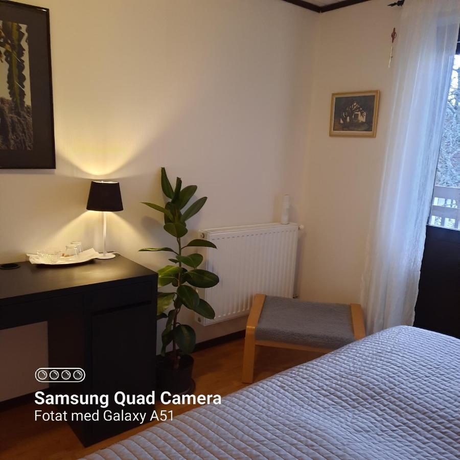 Naturnaera Dubbelrum B&B I Uppsala Ramstalund Bagian luar foto