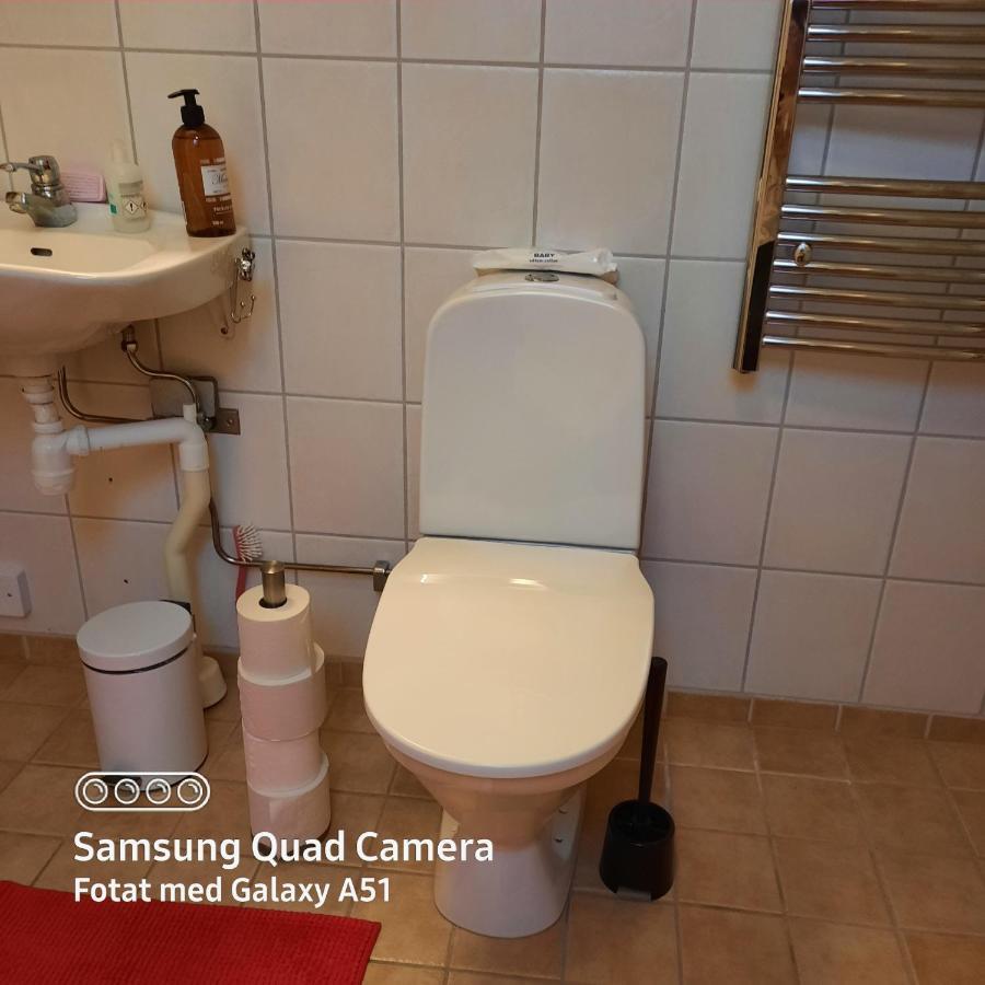 Naturnaera Dubbelrum B&B I Uppsala Ramstalund Bagian luar foto