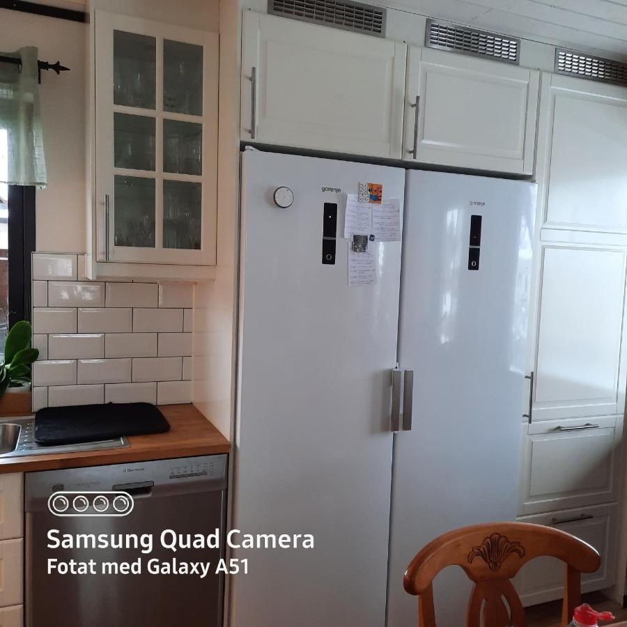 Naturnaera Dubbelrum B&B I Uppsala Ramstalund Bagian luar foto