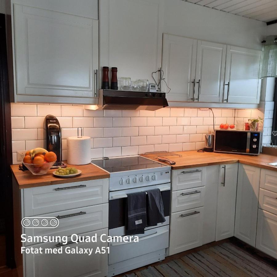 Naturnaera Dubbelrum B&B I Uppsala Ramstalund Bagian luar foto